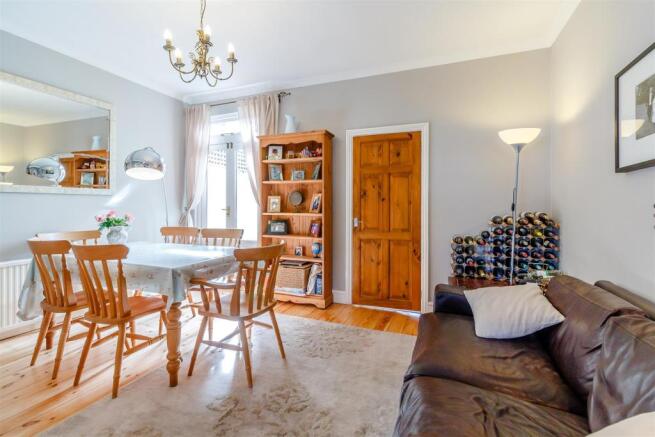 8333988-interior09.jpg