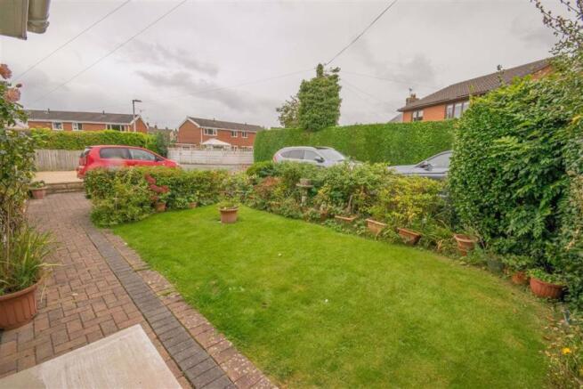 FRONT GARDEN
