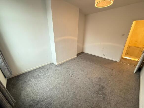 bedroom 2.1