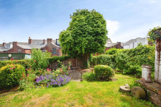 3 bed Semi-Detached for sale Image 3