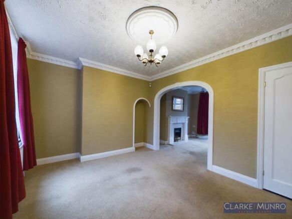 3 bed House to rent Image 10