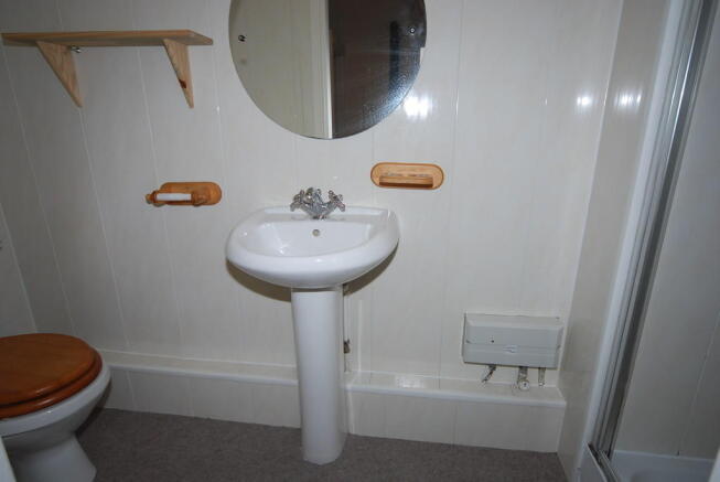 EN SUITE TO 1