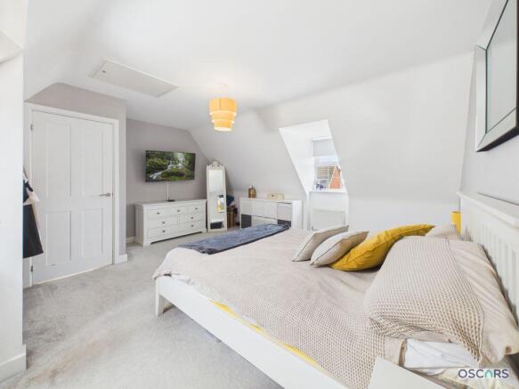 5 bed Detached for sale Image 10