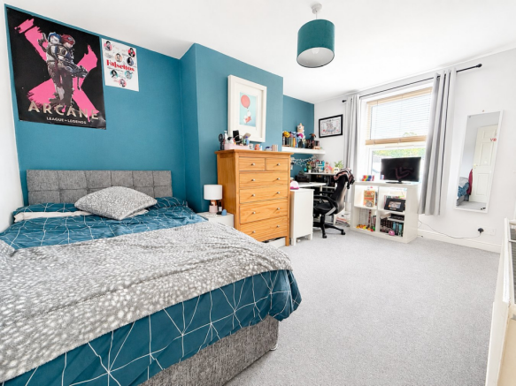 3 bed Semi-Detached for sale Image 6