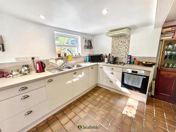Buckingham Road, Ryde, PO33 2DP photo 4
