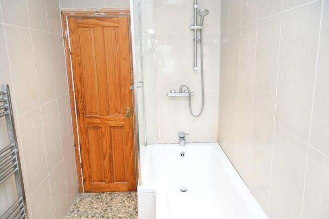 3 bed Semi-Detached to rent Image 8