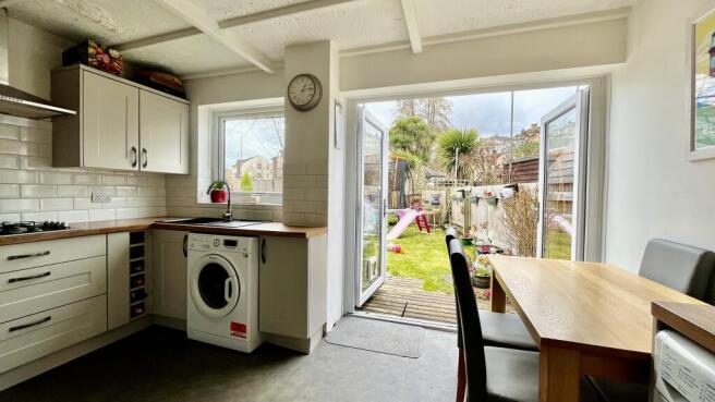 Kitchen/ dining room