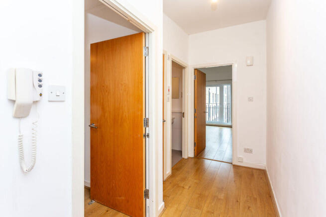 8/24 Salamander Court, Edinburgh, EH6 7JN photo 3