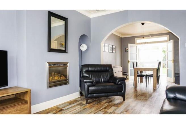 Lounge/Dining Room