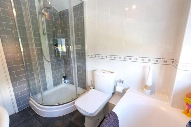 BATH/SHOWER ROOM