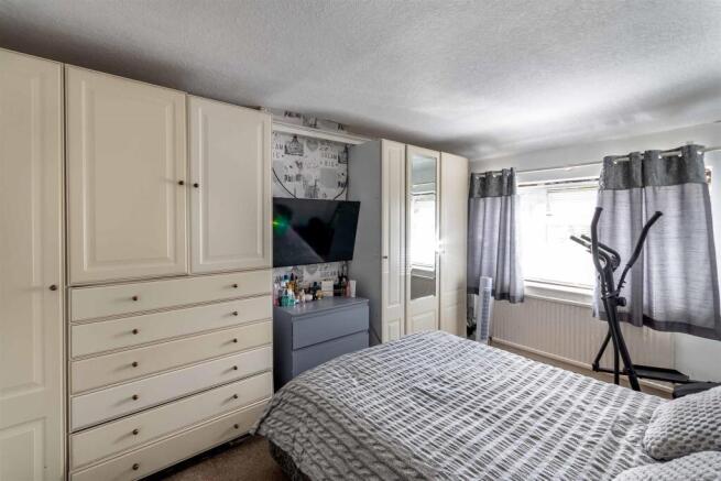 3 bed Semi-Detached for sale Image 7