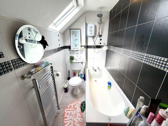 3 bed Terraced for sale Image 10