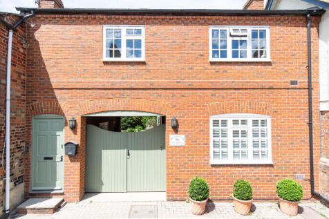 High Street, Ramsbury, SN8