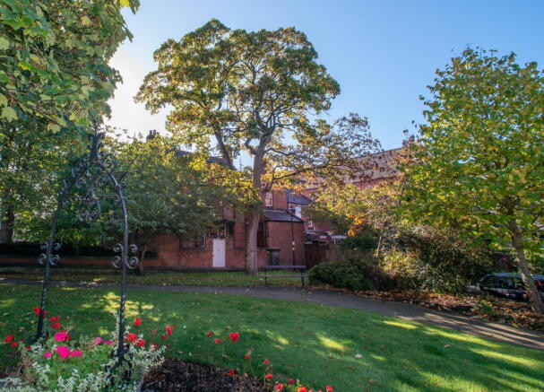 2 bed Apartment to rent Image 10