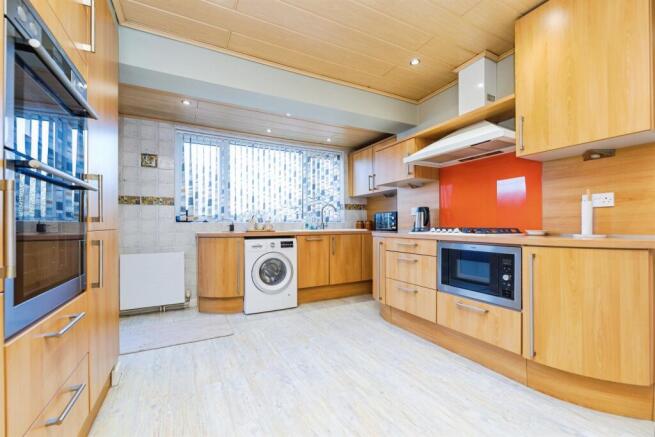 3 bed Detached Bungalow for sale Image 8