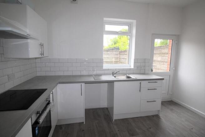 Kitchen (c)