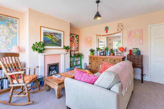 Living Room1.jpg