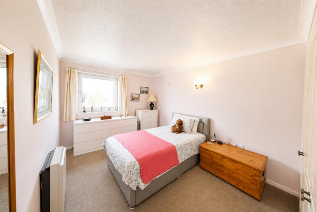 2 bed Flat for sale Image 11