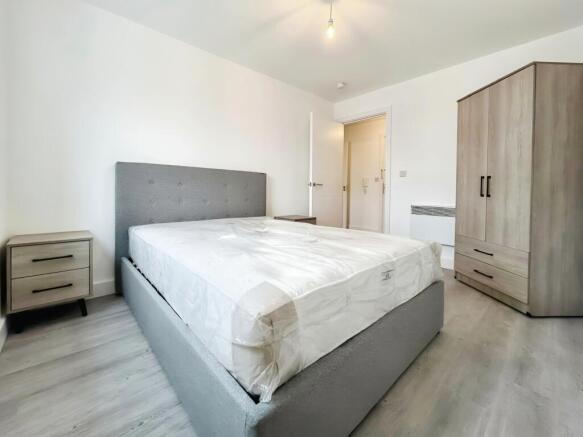 2 bed Apartment to rent Image 5