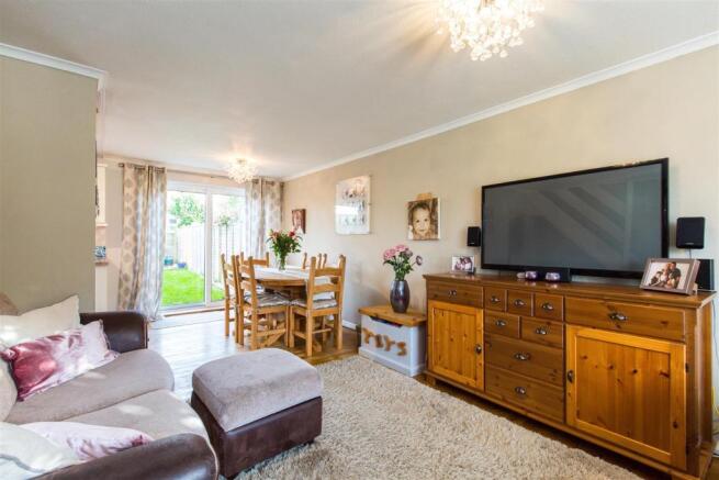 37 Harcourt Close-10.jpg