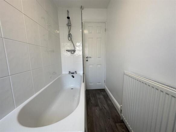 2 bed Terraced to rent Image 11