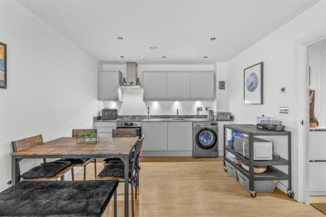 11 Tempus Court, Bellfield Road, HP13 5HA-5.jpg