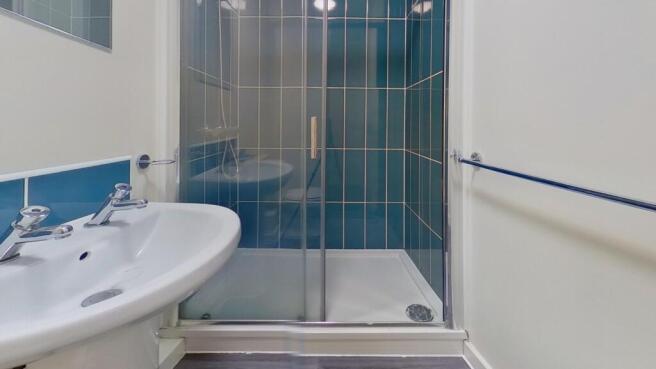 127-Avalon-Court-Bathroom