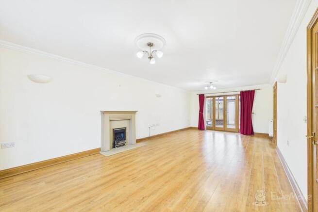 Petrel Way, Hawkinge, CT18 photo 3