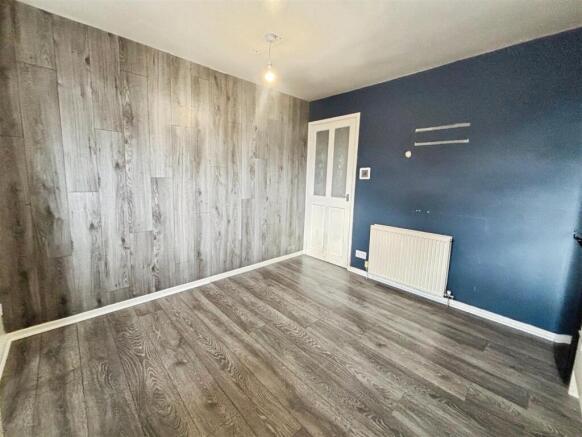 3 bed Semi-Detached for sale Image 4