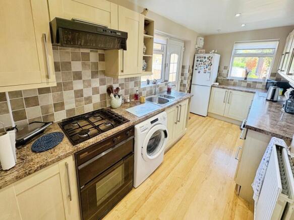 Derwent Close, Mansfield, NG21 photo 4