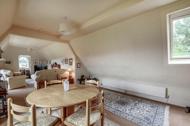 Living / Dining R...