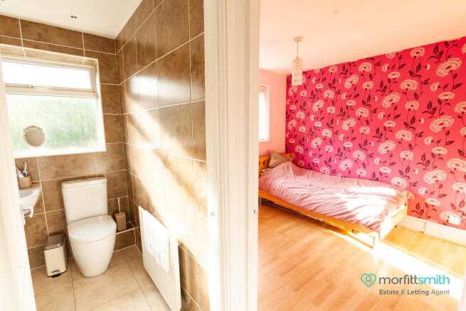 Bathroom & Be...