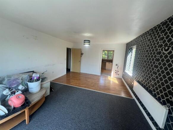 2 bed Flat for sale Image 8