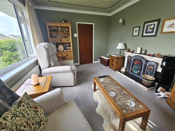 Sitting Room (2).jpg