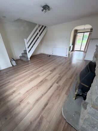 3 bed Semi-Detached to rent Image 5