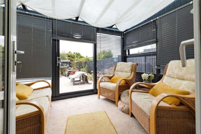 Long Meadow Way, Cottesmore, Leicestershire photo 4