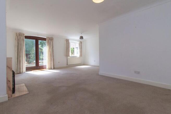 Mildmay Court, Odiham, RG29 photo 4