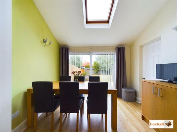 Sitting/DIning Room