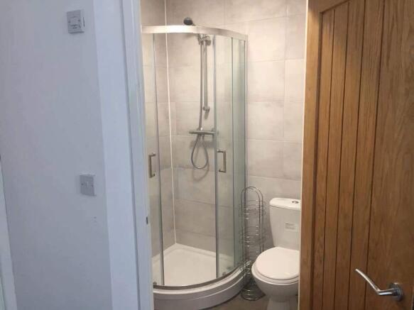 1 bed House Share to rent Image 5