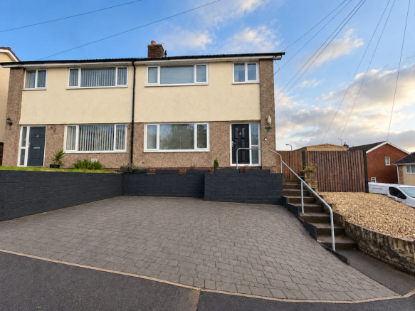 3-bed semi-detached on The Spinney, Pontllanfraith, NP12, £259,995