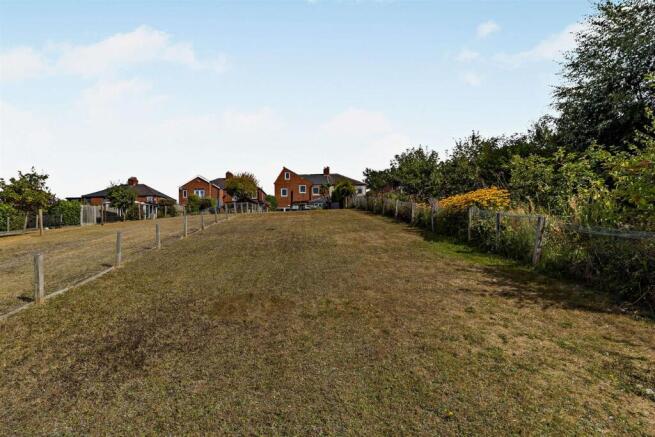 5 bed Semi-Detached for sale Image 8