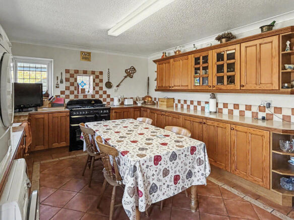 2 bed Detached Bungalow for sale Image 8