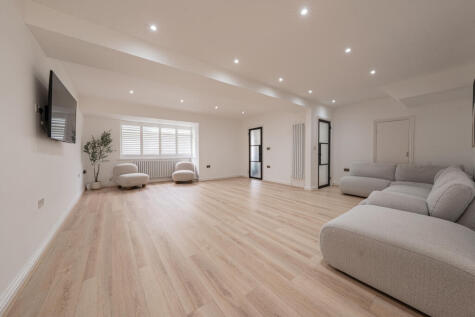 Whitesand Close, Glenfield, Leicester, Leicestershire