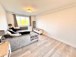 102, Parklands, Rochford SS4 1SY