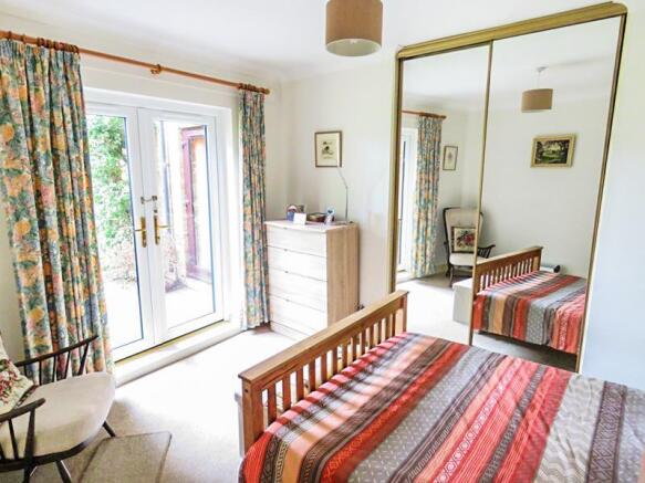 BEDROOM 1.JPG