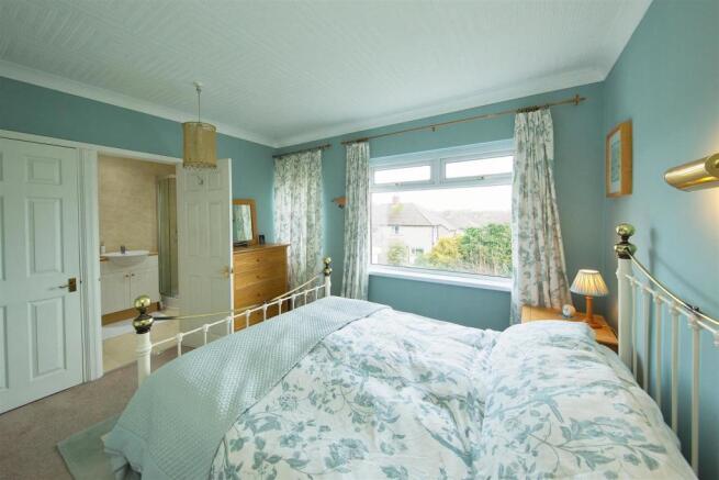 48 Barons Court Rd 2271.jpg