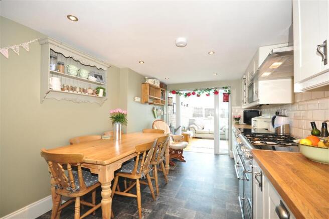Kitchen/ Breakfast Room