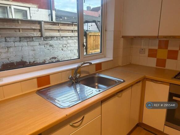 3 bed Terraced to rent Image 9