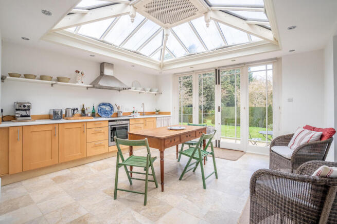 4 bed Semi-Detached for sale Image 6