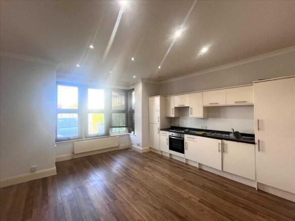 Lounge/Kitchen